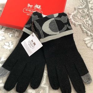Coach woman’s gloves.